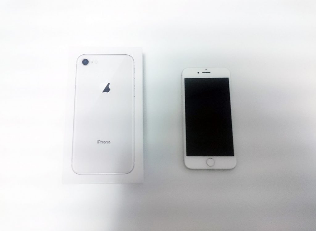 iphone8と箱