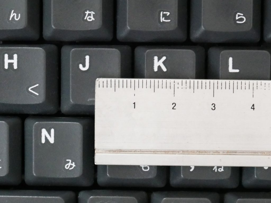 ロジクールのワイヤレスキーボードK275のキーピッチ