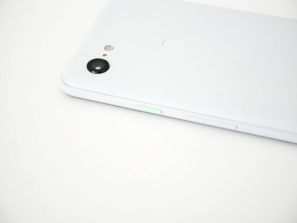 Google Pixel 3 XL電源ボタン