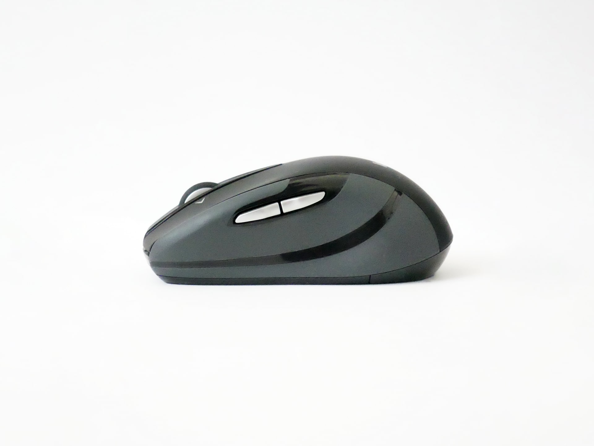 Logicool Wireless Mouse M546左側面